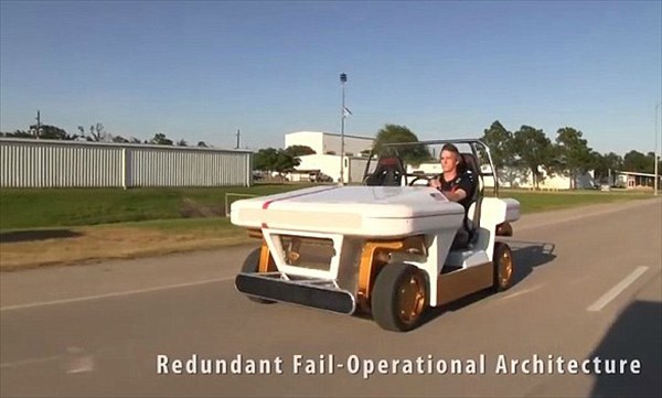 NASAが開発！　縦列駐車も簡単！真横にだって走れる電気自動車