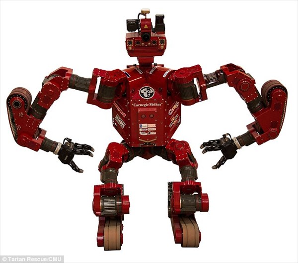 トランスフォーム！キャタピラ走行、壁を登る、チェーンソー内臓の新型ロボット