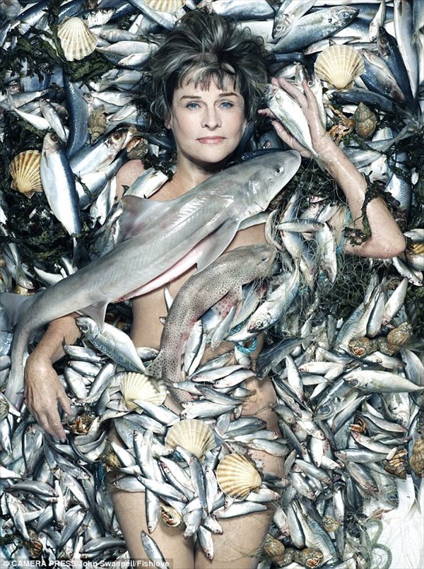 海外有名スターが魚とヌード！？　「Fish love」キャンペーン！　