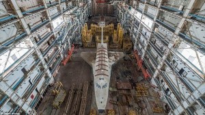 ロシア宇宙開発の痕跡！　カザフスタンにある放棄されたソ連製スペースシャトル
