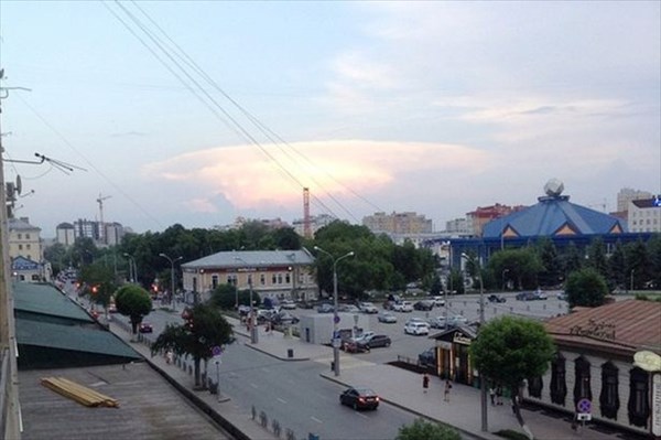  ロシア上空に現れたキノコ雲　ネットにアップされ「世界大戦勃発だ」と騒ぎに