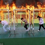 もはや訓練じゃない！！　中国の学校でおこなわれるリアルすぎる消防訓練！！
