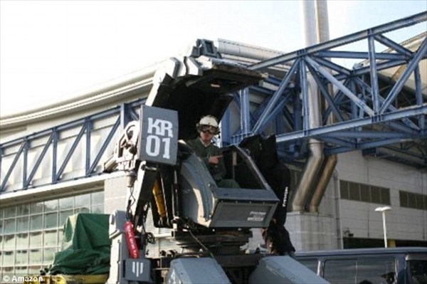 日本の水道橋重工が開発したクラタスへ挑戦状！　アメリカのメガボットマーク2