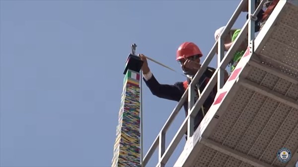 LEGOブロックで作られたレゴタワー　高さ34.76ｍでギネス世界記録に！