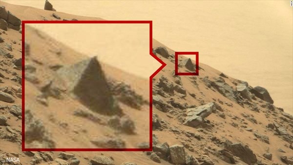 ピラミッドに人魚・宇宙船！？　探査機が火星で撮影した謎の物体！11点！！
