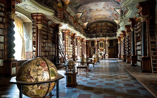 チェコのプラハに存在する「世界で最も美しい図書館」！！