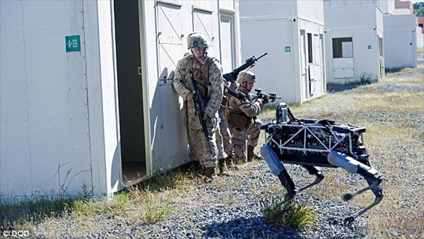 Googleのロボドッグ『スポット(Spot)』 海兵隊基地でテスト中！！