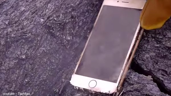 iPhone6s耐久テスト！ iPhoneはマグマの高温に耐えられるか実験