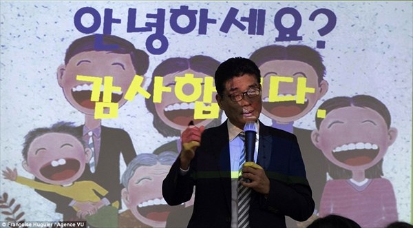 韓国で「死の体験学習」がおこなわれる！　学生は遺書を書き棺桶の中で模擬葬儀