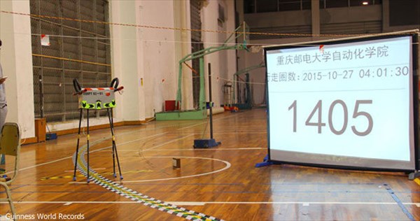 見た目はアレだがすごい奴！　中国の四足ロボットが134キロ歩行しギネス記録