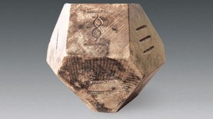 ジュマンジが現実に？　中国で2300年前の墓からボードゲームのサイコロ発見