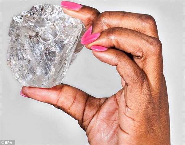 史上2番目の大きさ！　ボツワナで1111カラットのダイヤモンド見つかる！