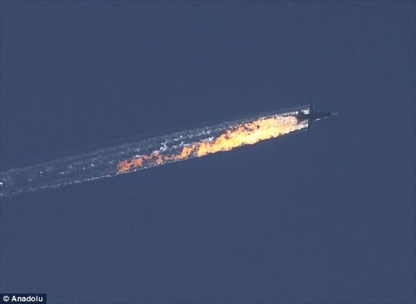 トルコがロシアの爆撃機を撃墜！　パイロットは脱出するも反政府軍に捕縛か?