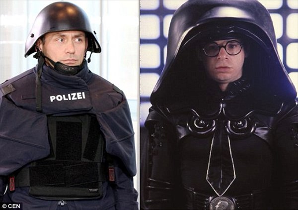 バイエルン警察が新ユニフォームを発表！　ダースベイダーみたいと馬鹿にされる