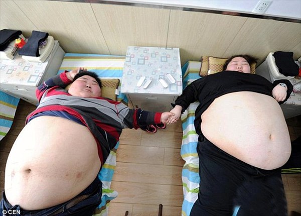 二人合わせて394キロ！　中国のおデブ夫婦、子作りの為にダイエットを決心！