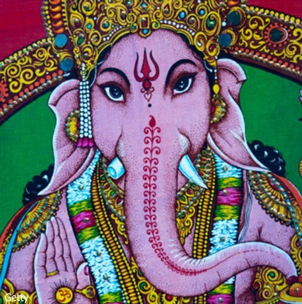 象の鼻を持つ男　ガネーシャ神として崇められるが、治療は不可能か